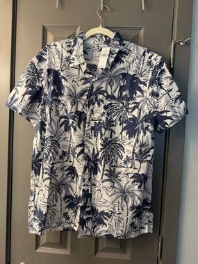 American Eagle Tropical Print Short-Sleeve Shirt